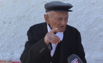 Të punosh deri në 100 vjeç, njihuni me vlonjatin që nuk di të dorëzohet
