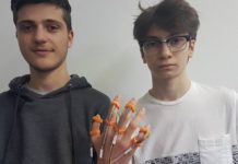 Shpiket pajisja që ndihmon shurdh-memecët të komunikojnë