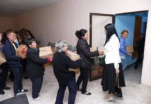 Divjakë, 50 familje në nevojë marrin ndihma