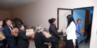 Divjakë, 50 familje në nevojë marrin ndihma