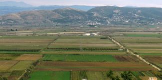 Kalimi i tokës bujqësore, bie kriteri i vendbanimit