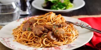 A duhet të hamë makarona në darkë?