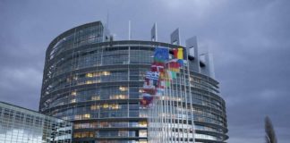 Shqiptarët “futen” në BE, ja sa prej tyre kanë marrë pasaportat e vendeve europiane