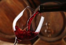 Si të zgjedhim një verë të mirë, kur s’kemi shumë para