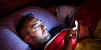 Punoni në kompjuter apo përdorni shumë telefonin? Mbroni sytë dhe trurin me këto 3 ushqime