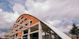 Korçë/ Drejt përfundimit ndërtimi i terminalit të autobusëve