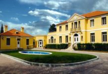 Ambasada Amerikane: Studentët shqiptarë, mundësi për të kaluar verën në Amerikë