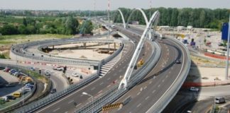 By Passi i Fierit/ Një korsi hapet para sezonit turistik