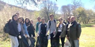 Dita e Tokës/ Nxënës nga Tirana e Prishtina pastrojnë Dajtin