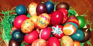 Ja si t’i ngjyrosni vezët e Pashkës pa kimikate