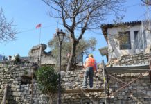 Berat, restaurohet një tjetër banesë monument kulture