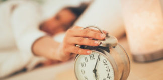 Pse duhet të zgjohemi me alarmin e parë?