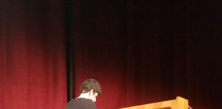 Pianistja me aftësi të kufizuar, koncert recital në ndihmë të fëmijëve