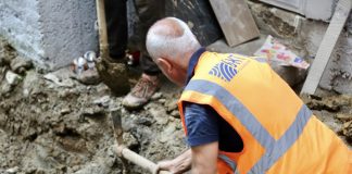 Rruga “Abdyl Frashëri”, rikonstruktohet rrjeti i kanalizimeve