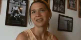 Amerikania që la SHBA-të për Gjirokastrën, vajza nga Kalifornia bën ëmbëlsira për qytetin e gurtë (VIDEO)