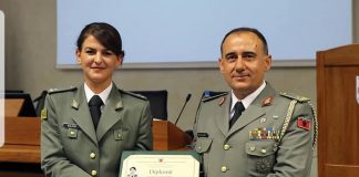 FA, gradohen 54 oficerë të rinj (Fotot)