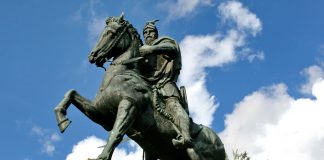 Nisin punimet për monumentin e Skënderbeut që do vendoset në New York (VIDEO)