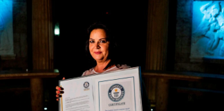 Këngëtarja futet në “Guinness”, vlerësohet për zërin më të lartë në planet