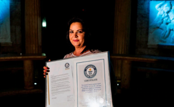 Këngëtarja futet në “Guinness”, vlerësohet për zërin më të lartë në planet