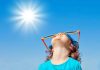 Këshilla nga mjekët: Ja si të mbroni fëmijët nga i nxehti i verës