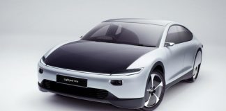 Del jashtë loje nafta, benzina dhe korenti/ Njihuni me makinën me energji diellore