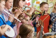 E thotë shkenca: Jepuni fëmijëve instrumente muzikore, jo celularë. Do kenë përftime të jashtëzakonshme