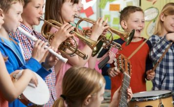 E thotë shkenca: Jepuni fëmijëve instrumente muzikore, jo celularë. Do kenë përftime të jashtëzakonshme