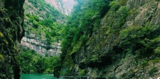 Histori, plazhe dhe mikpritje/ Media zviceriane: Shqipëria ofron gjithçka