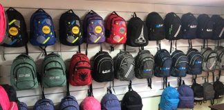 Erdhiii shkolla! Këto çanta nuk janë kineze, janë 100% ‘made in Albania’ (Fotot)