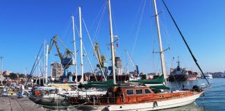 9 jahte turistike ankorohen në portin e Durrësit