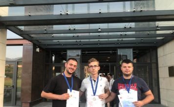 3 studentë shqiptarë fitojnë 3 medalje në olimpiadën ndërkombëtare të matematikës