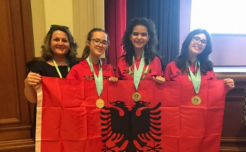 Tre gjimnazistet shqiptare fitojnë konkursin botëror të teknologjisë në SHBA