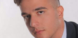 Maturanti shqiptar thyen rekordin, del i pari në Greqi (Fotot)