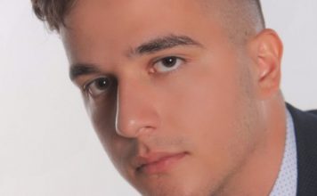 Maturanti shqiptar thyen rekordin, del i pari në Greqi (Fotot)