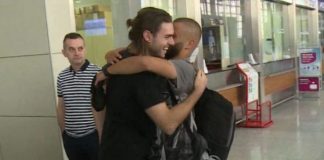 Historia që iu përlot: Australiani e kuptoi që ishte shqiptar, nga Cameroon e ktheu mbiemrin në Shala (VIDEO)