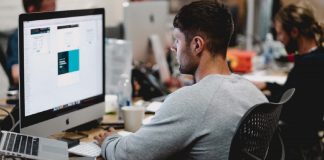 Lajm i mirë/ Qëndrimi ulur nuk shkakton dhimbjen e shpinës