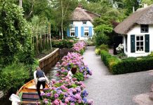 Njihuni me fshatin përrallor ku makinat nuk ekzistojnë (Fotot)