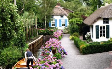 Njihuni me fshatin përrallor ku makinat nuk ekzistojnë (Fotot)