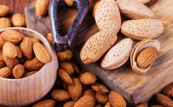 Përse duhet të hani bajame para se të flini, arsyet shkencore