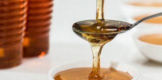 Mjaltë herët në mëngjes, çfarë i ndodh organizmit nëse konsumojmë 1 lugë çdo ditë