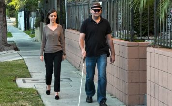 Historike! Teknologjia e re i rikthen pjesërisht shikimin 30-vjeçarit (Fotot)