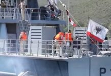 Marinarët shqiptarë shpëtojnë 140 emigrantë, shumica gra dhe fëmijë
