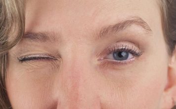 Qendroni gjatë në kompjuter apo telefon? Ja ushtrimet që duhet të bëni për sytë