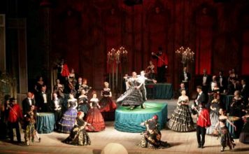 Hapet sezoni operistik në sheshin “Skënderbej”