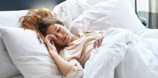 Si ndikon gjumi në tru