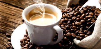 Pini 2 kafe në ditë? Zbuloni çfarë ndodh me trupin tuaj