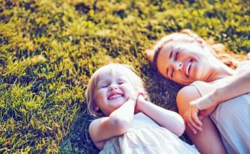 Buzëqesh se të zgjatet jeta! Sot është Dita e Buzëqeshjes, ja si lindi kjo ditë dhe pse