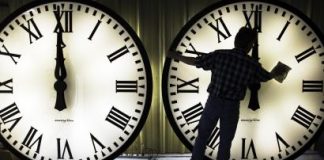 Sot pas mesnate ndryshon ora, çfarë duhet të dini