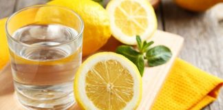 Ujë me limon, kura më e mirë për të rënë nga pesha