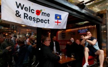 I humbi portofoli, tifozi anglez befasohet nga ajo që i ndodhi në Kosovë